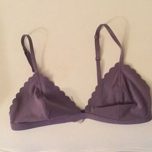 MUST GO!! 🍀 Purple VS bralette